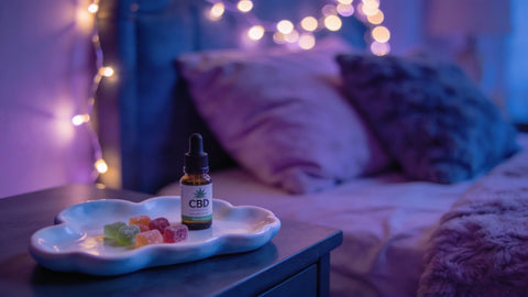 CBD miegui: ar tai veikia, kaip naudoti ir ką pasirinkti